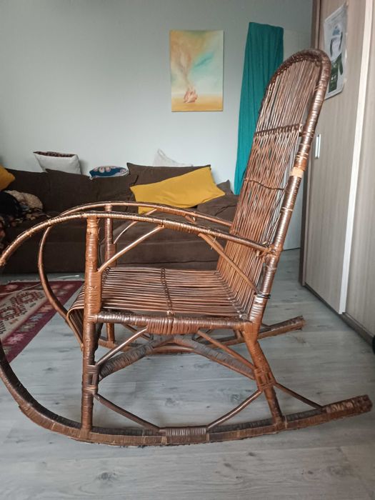 Ратанов люлеещ се стол