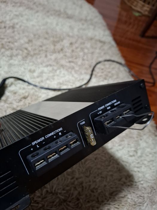 Amplificator auto 2x 50 w 12volti