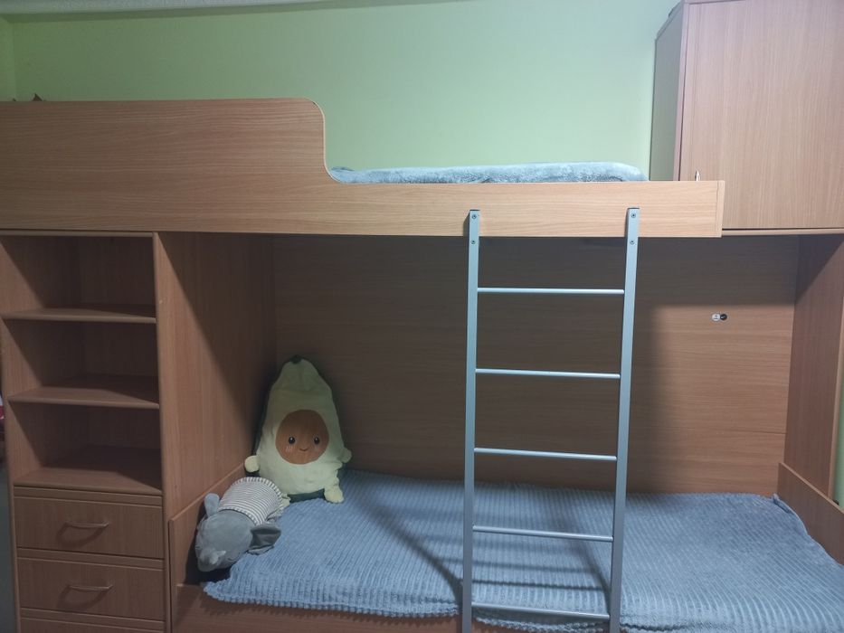 Продам кровать двухъярусную