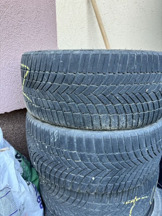 Bridgestone 225/40/R18 All season M+S