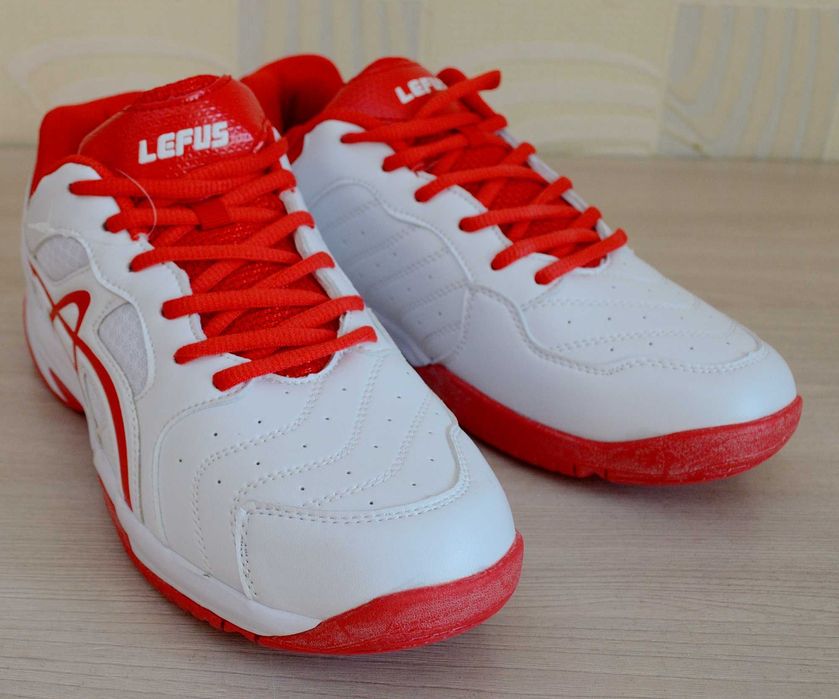 обувь спортивная