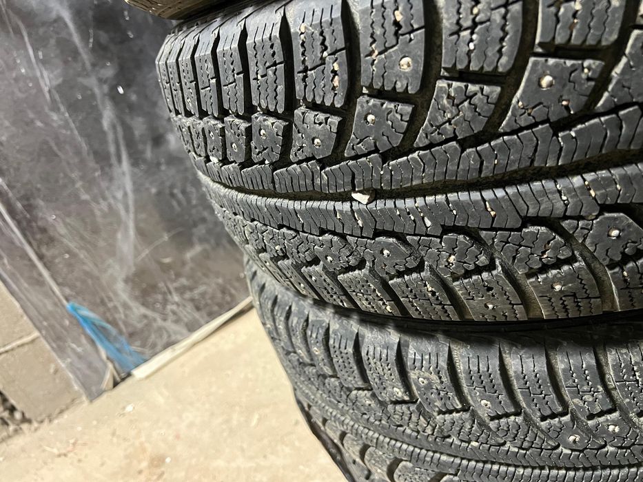 Продом автошины 215/55/R17