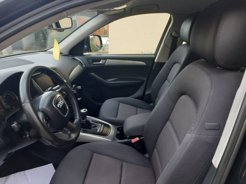 Vand Audi Q5 negru