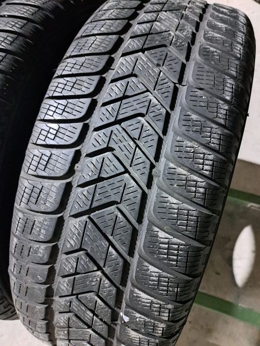 2 anvelope iarnă 235 65 r17 Pirelli
