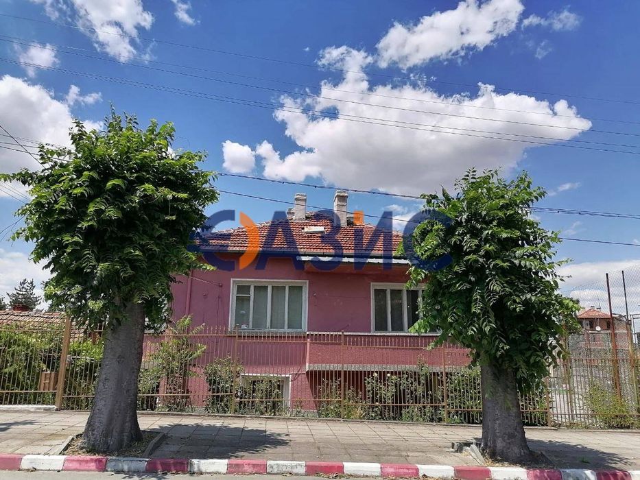 Къща 2-етажна-190 кв.м. + двор 420 кв. м., гр. Средец, обл. Бургас