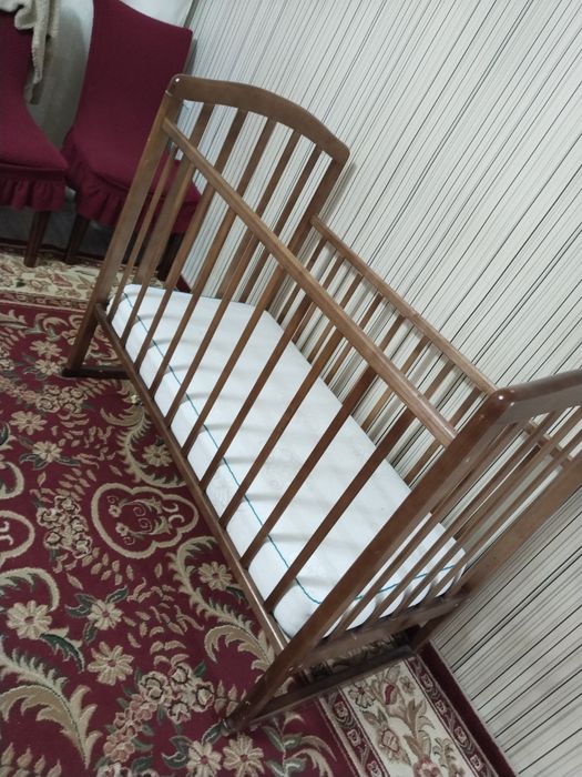 Детская кроватка с ортопедическим матрасом