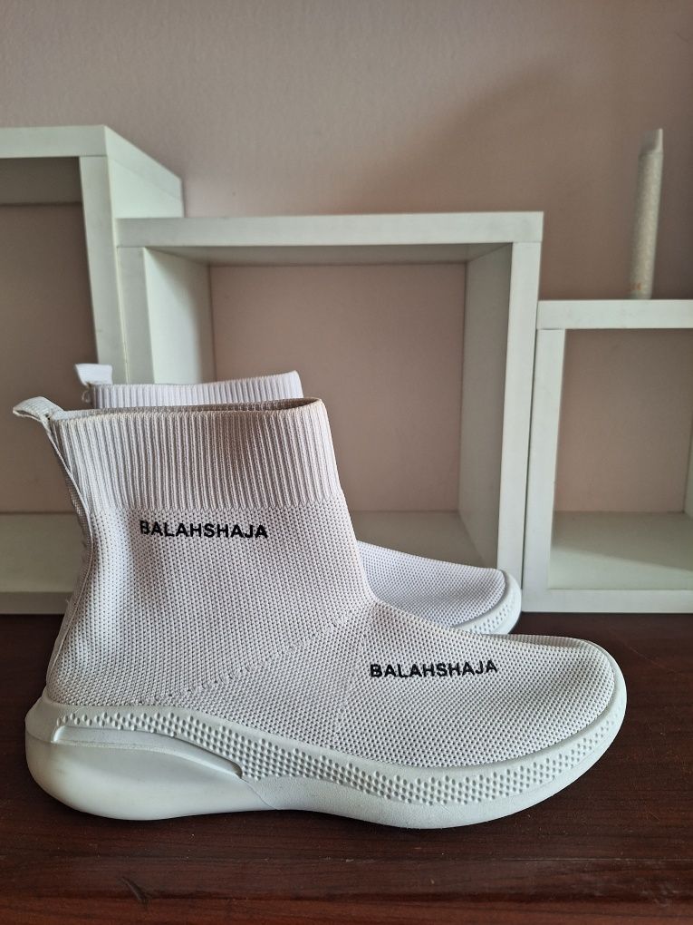 Бели спортни обувки Balahshaja