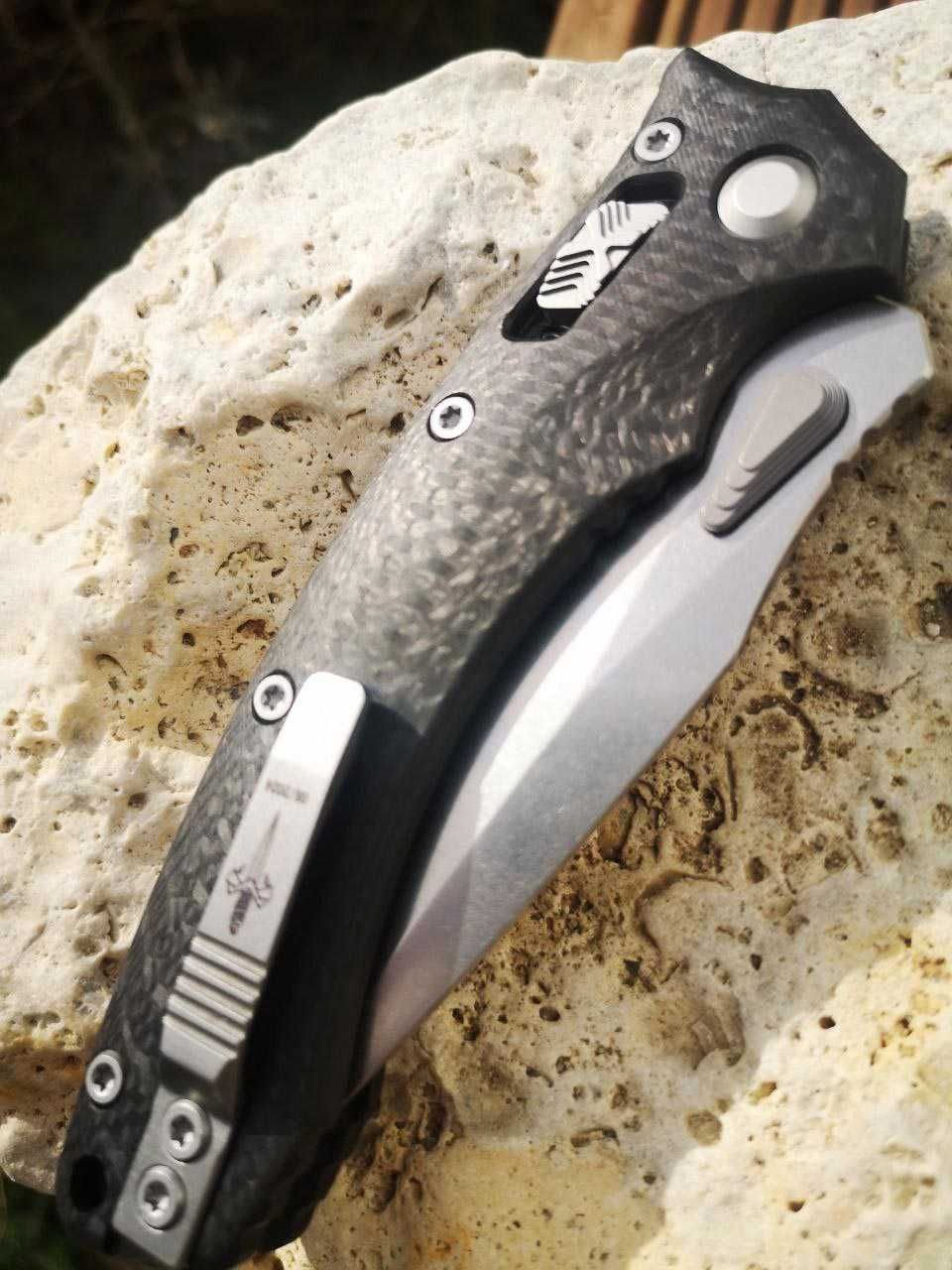 Cutit briceag Microtech Amphibian Ram-Lok 137RL Carbon, vanatoare