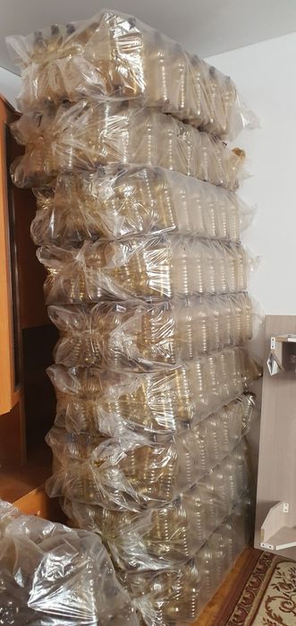 Продам баклажки 0,5 литр , новые с крышками в упаковке