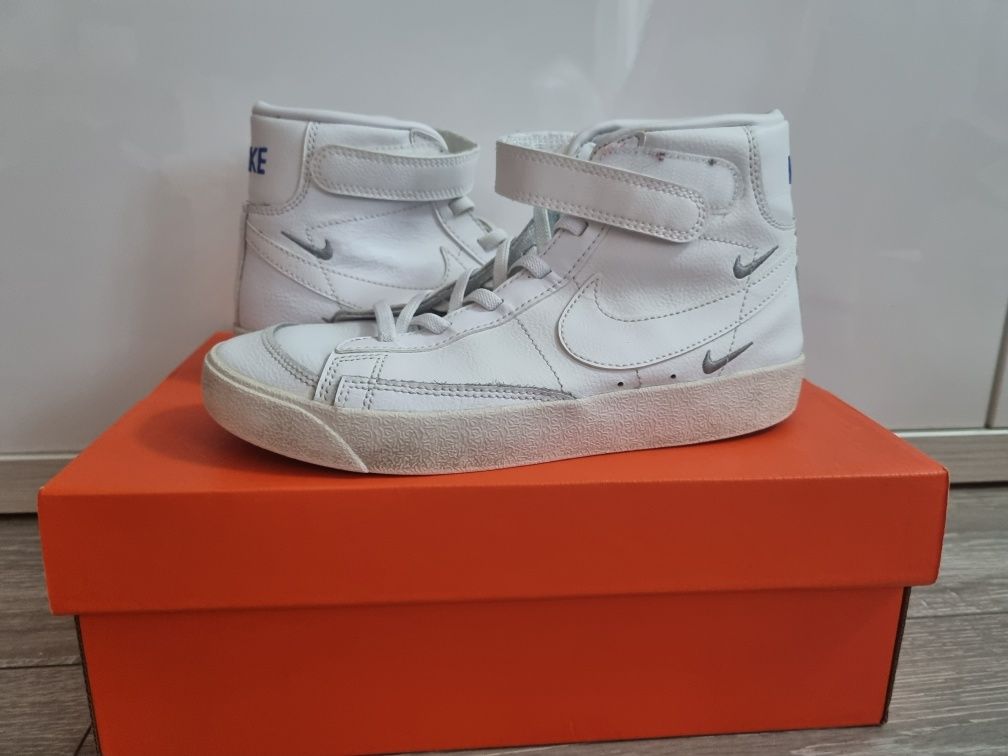 Nike Blazer Mid albi