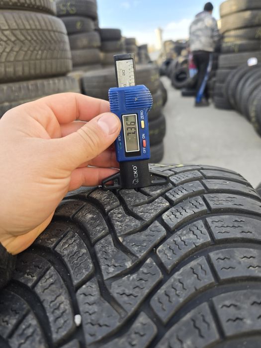 Anvelope de iarna 235-65r17 Falken