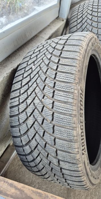 235 40 18 Bridgestone зимни гуми 4 броя 7.5мм грайфер дот 2019