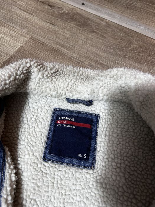 Продам куртку джинсовую