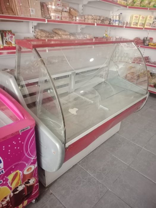 Витринный холодильник