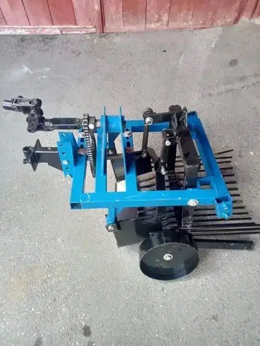 Masina de recoltat cartofi cu cardan