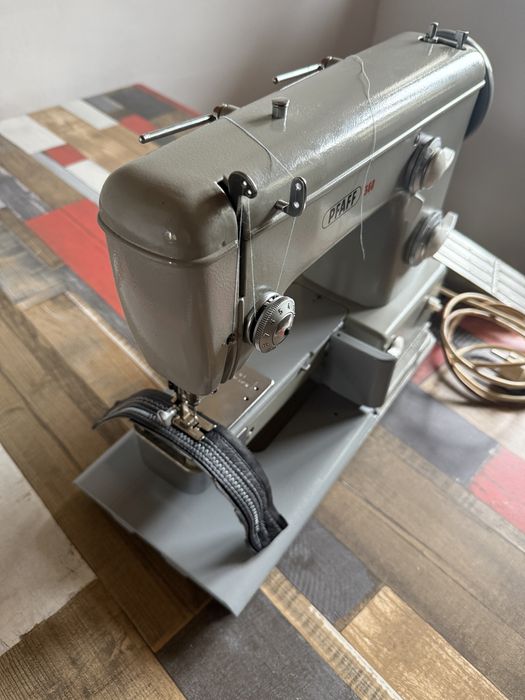 Masina cusut Pfaff 360