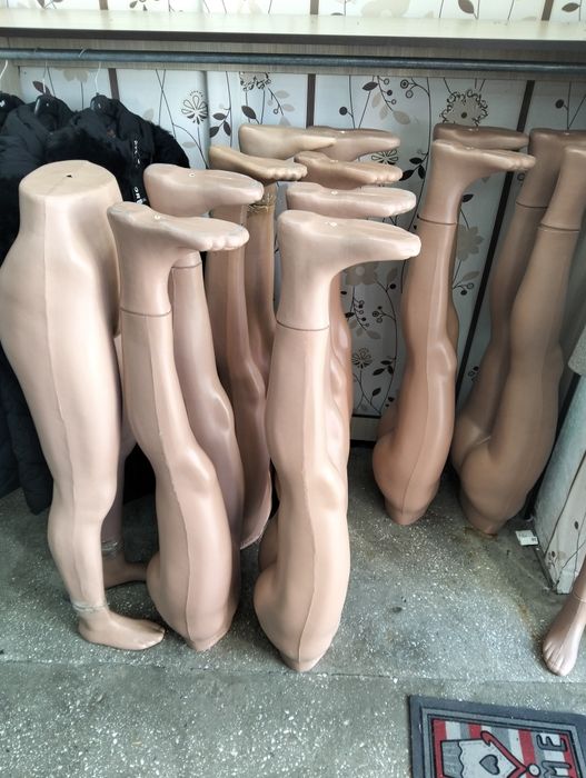 Manechine, busturi ,picioare expunere haine,, pantaloni,,bluze