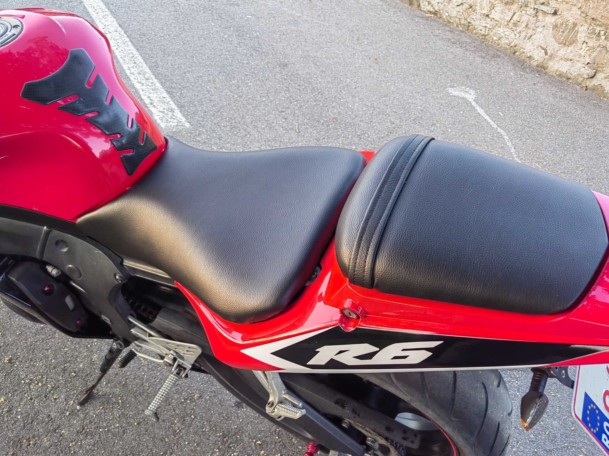 Vând Yamaha yzf r6