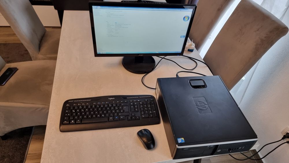 Unitate +monitor +tastatură