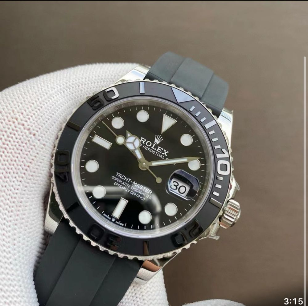 Продавам Rolex Yacht Master White Gold Rubber Strap 40 мм.