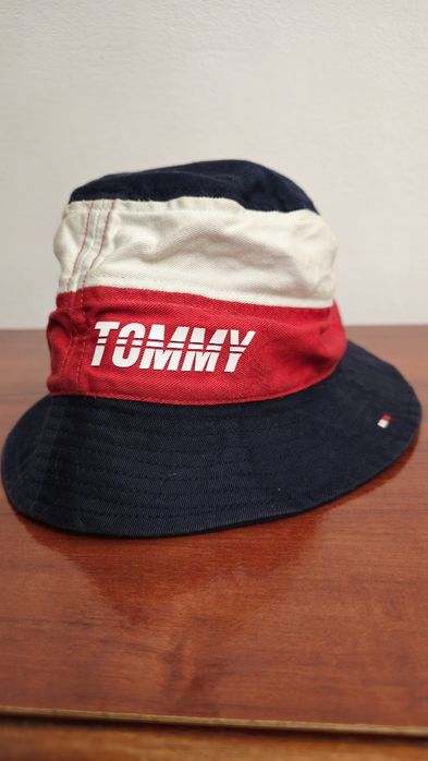 Sapca tommy hilfiger marimea L  XL