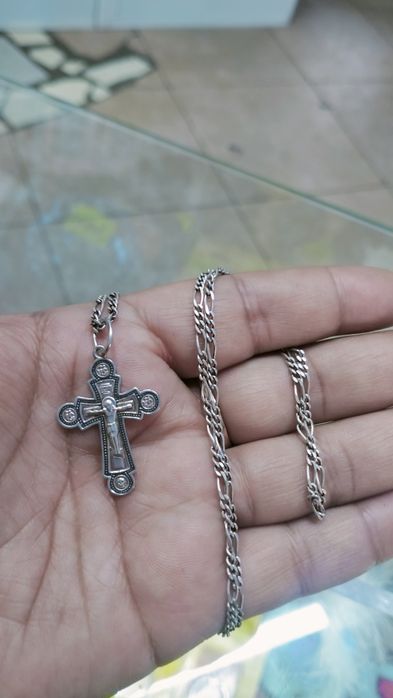 Продам серебряную цепь с кулоном крестик