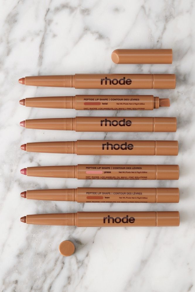 Rhode Peptide Lip Shape - Оформящ и хидратиращ молив за обемни устни