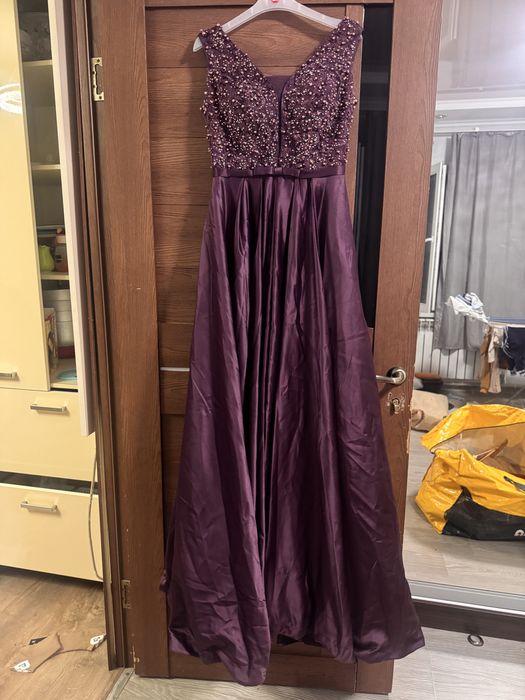 Платье размера С, пышное