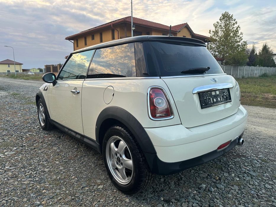 Vând Mini Cooper 1.6