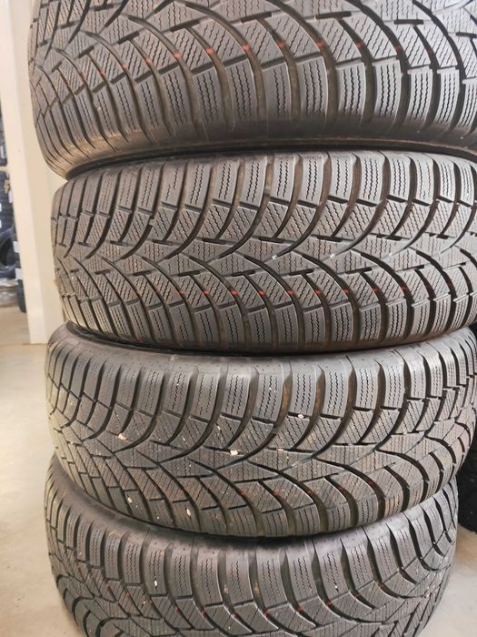 4бр.зимни гуми 215/65/17 Toyo
