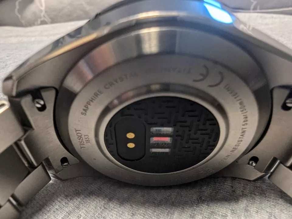 Tissot T-Touch Connect Sport Sapphire Titanium смарт часовник/гаранция