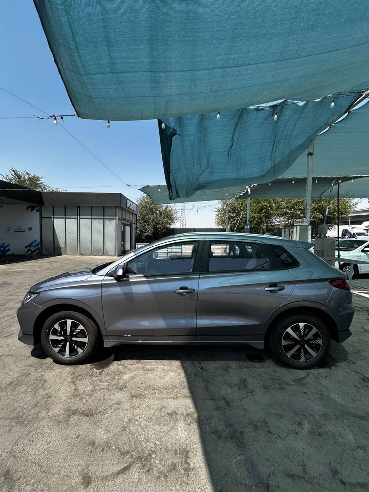 BYD e2 405km электромобиль