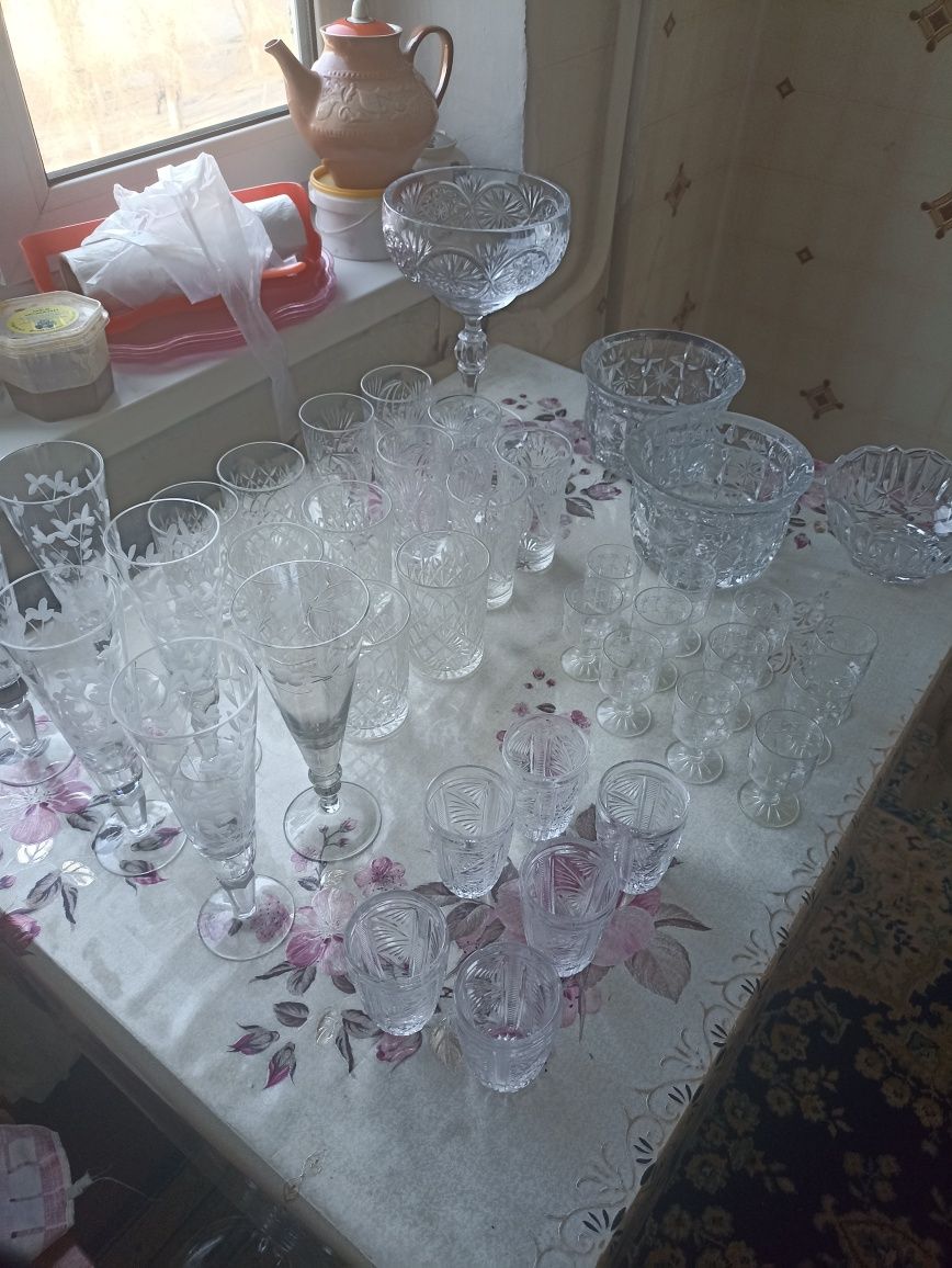 Советский хрусталь (вазы, рюмки,стаканы,фужеры)