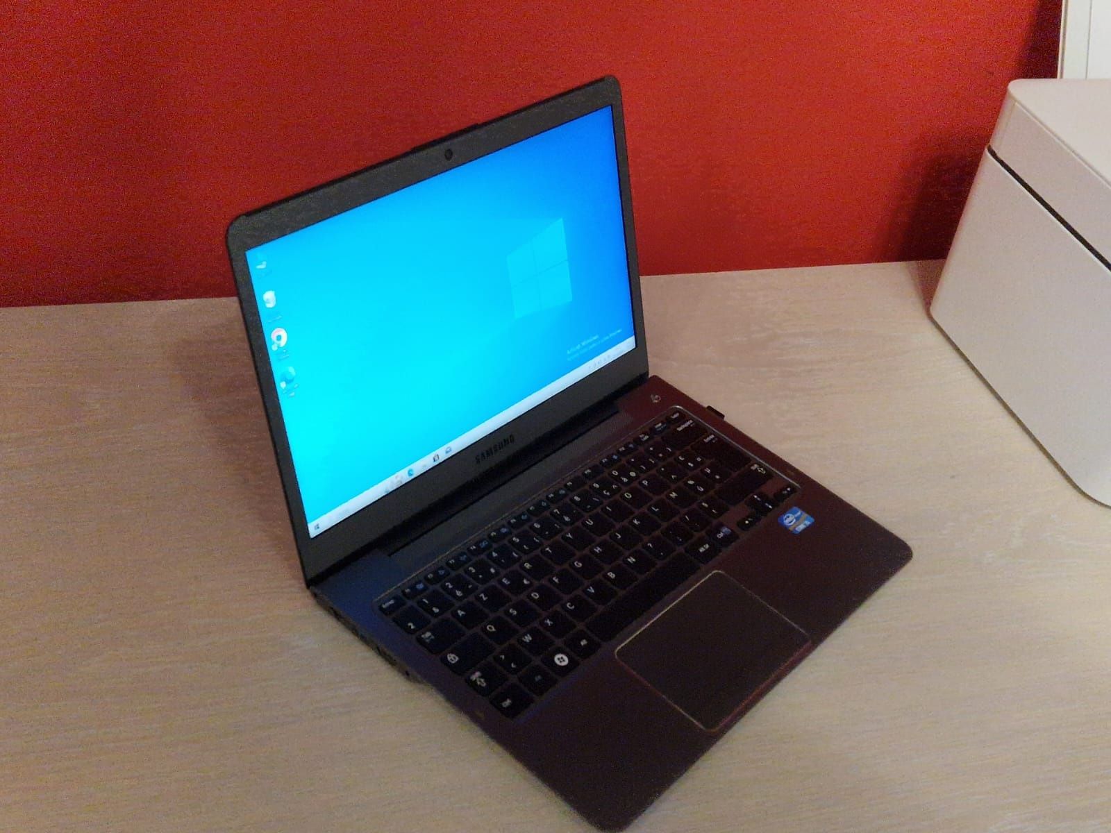 Laptop Samsung slim i5, 8G Ram - 128G-  SSD