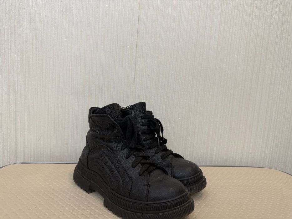 Зимние ботинки на мальчика хорошее состояние отличного качества