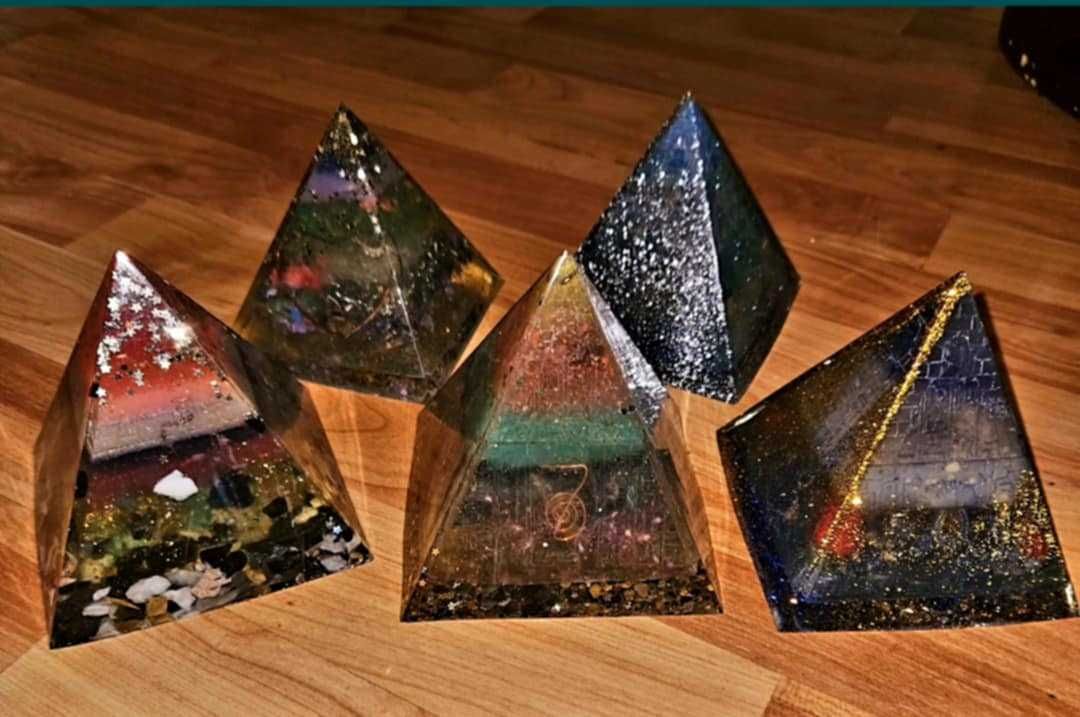 Piramide 11 x 11 cm handmade