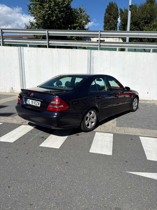 Mercedes-Benz W211 E-Class E200 Avantgarde AMG 5-Gtronic