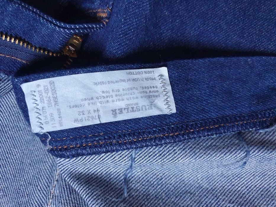 Blugi RUSTLER (Made in USA) by Wrangler - Marime W44 L32 (Talie 112 cm