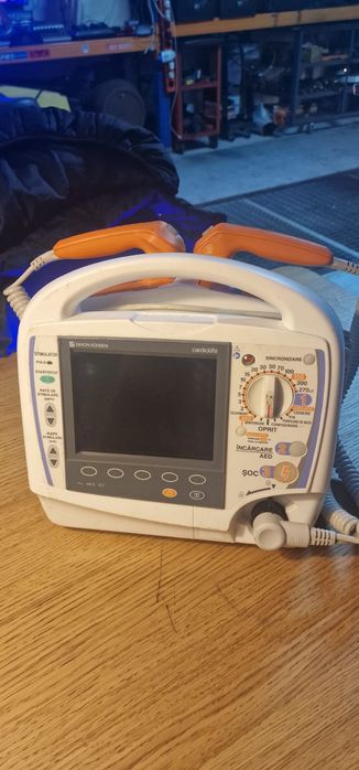 Defibrilator Nihon Kohden Cardiolife