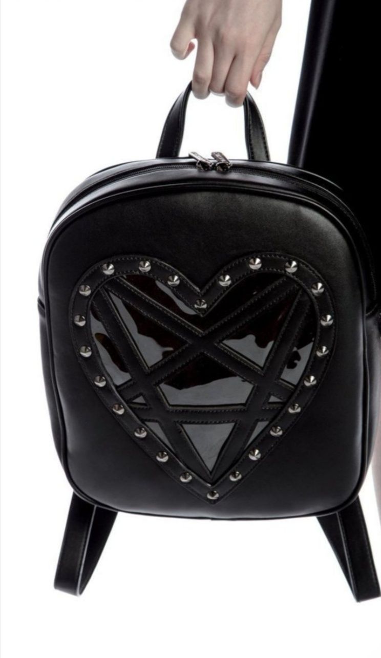 Черна готик раница heartagram
