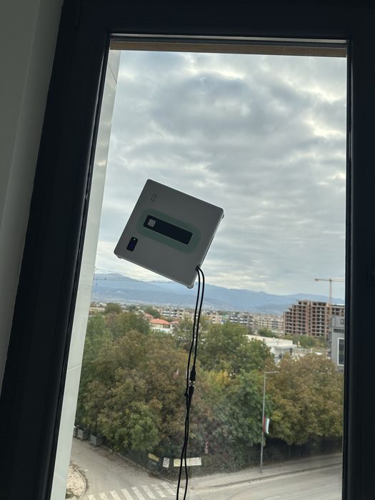 Робот за почистване на прозорци