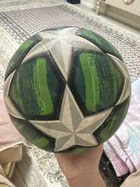 Футбольный мяч UCL