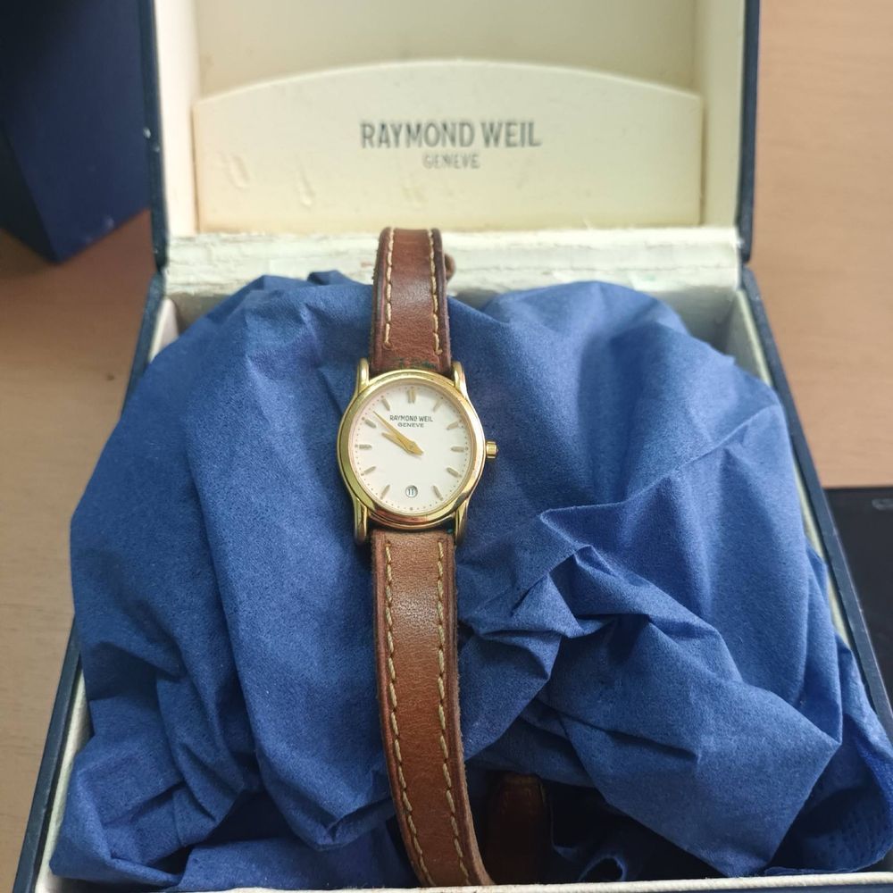 Часовник Raymond Weil