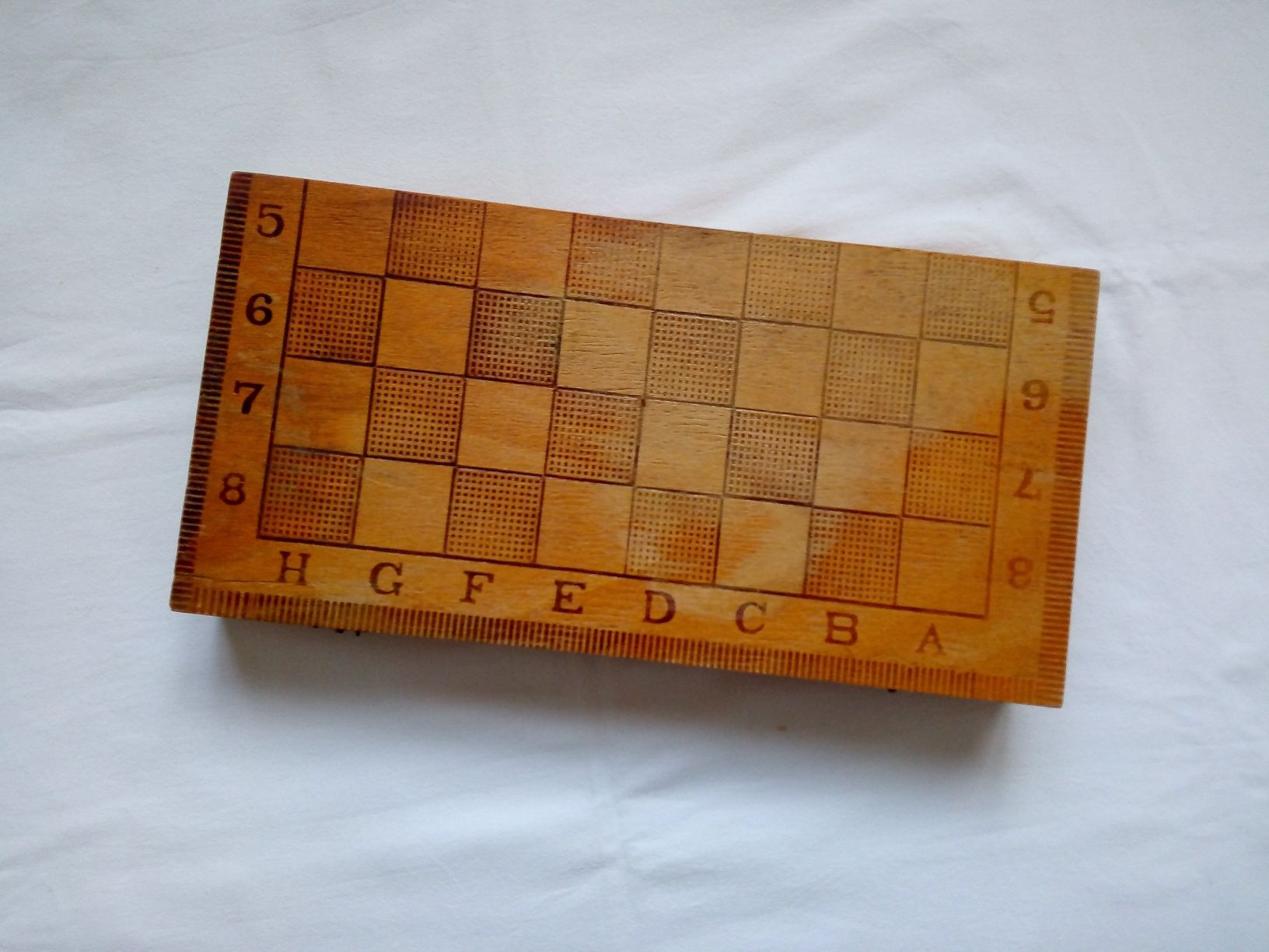 Шах и табла в дървена кутия, пулове и зарове за игра на табла, дървени