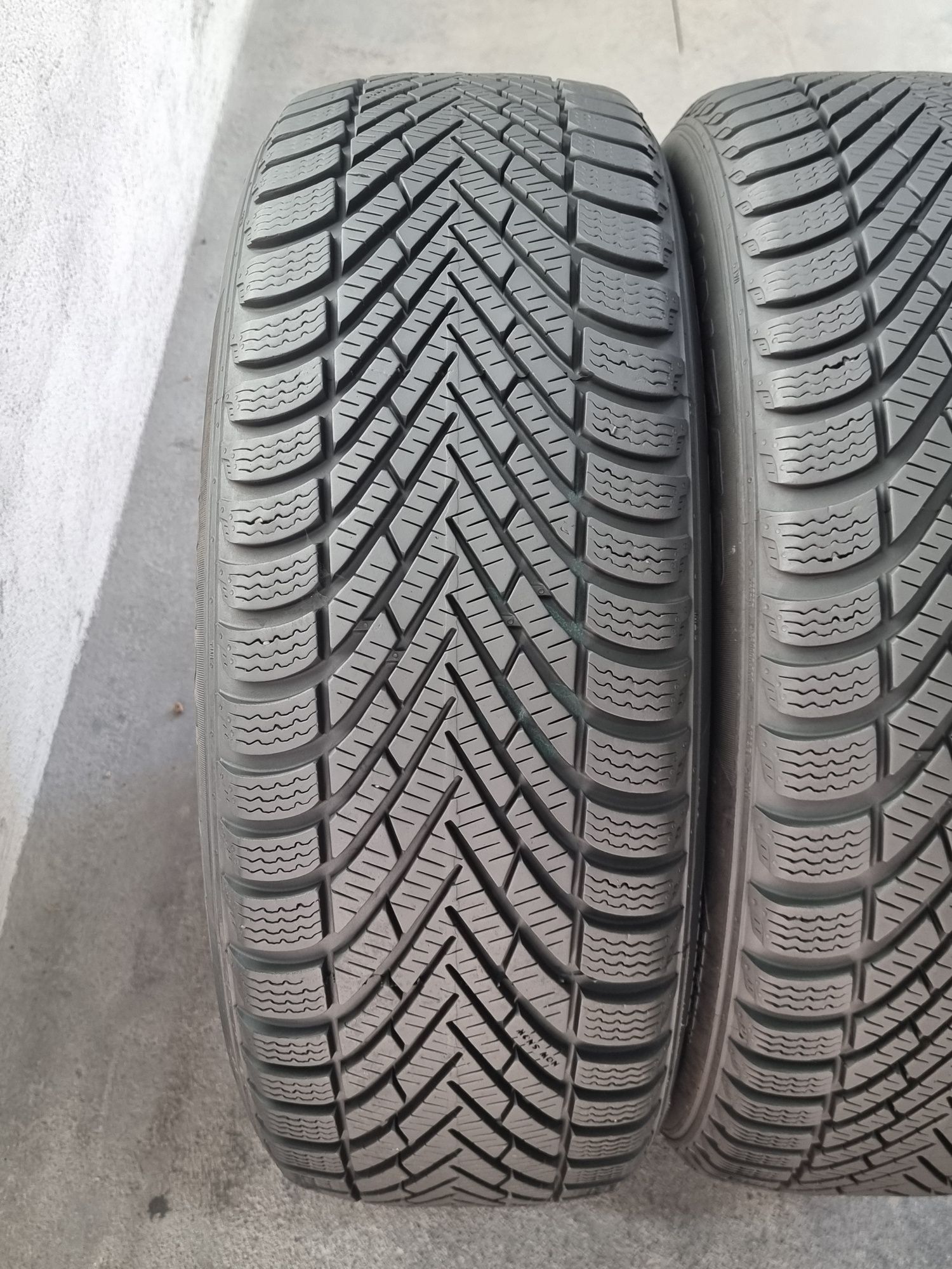 205/55/16 Pirelli 2Броя: 150лв 7.5мм