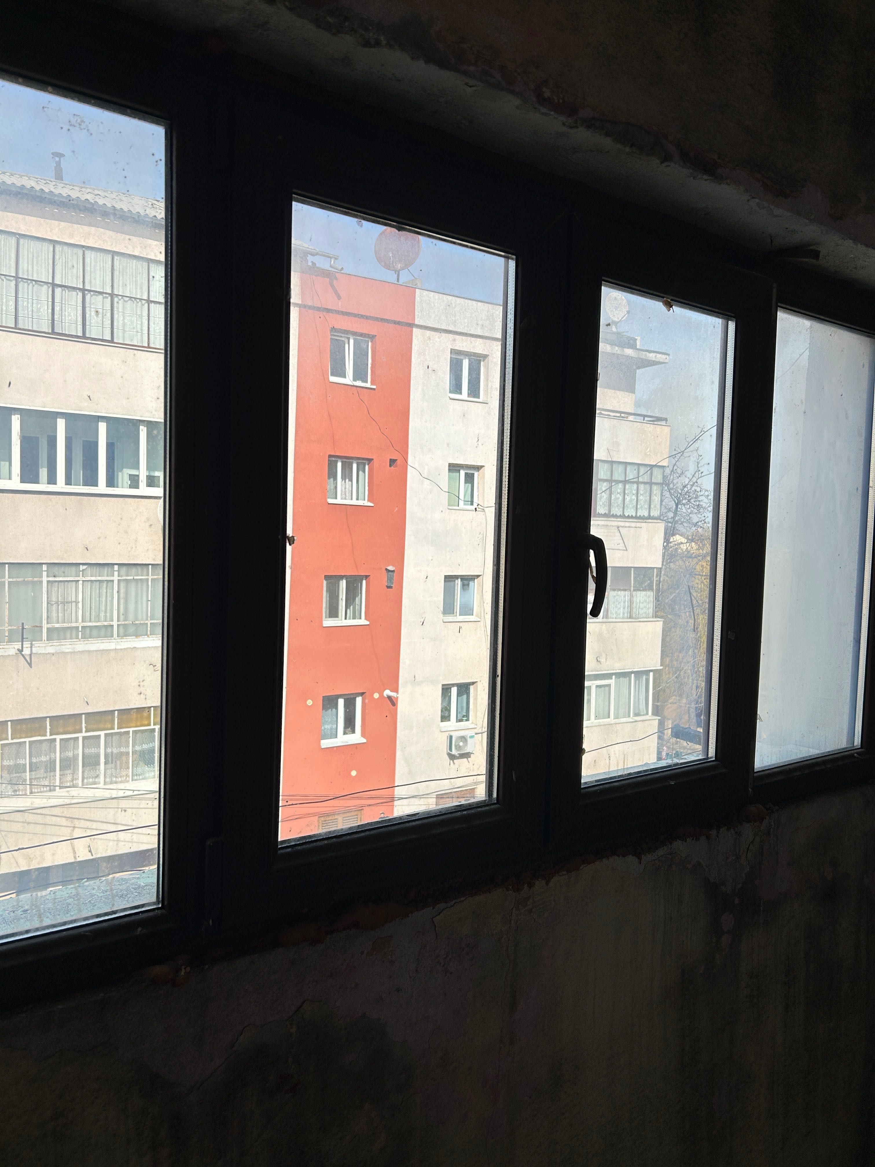 Vand apartament decomandat