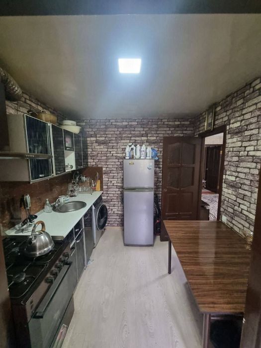 Срочно Продаётся 2/2/5 Авиасозлар 4, балкон 2на6