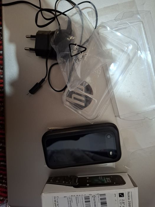 Nokia 2660 flip sotiladi