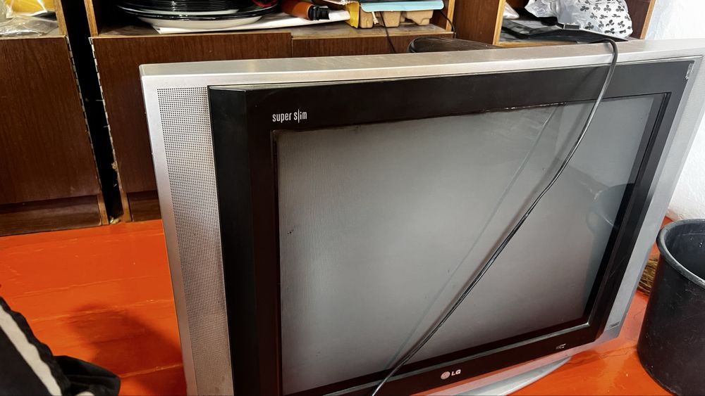 Телевизор Lg цветной