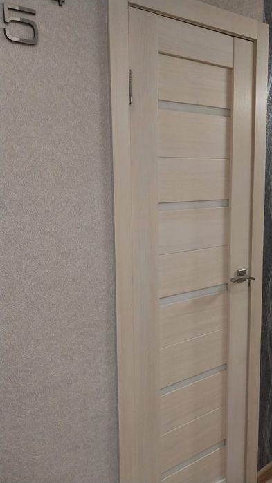 Межкомнатная дверь 2.0метра на 60см б/у